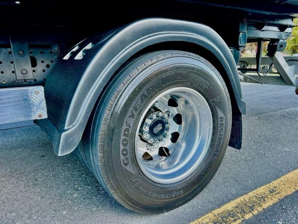 Volkswagen - 11-180 DRC 4X2 Plataforma Basculante Sider Premium - Image 28