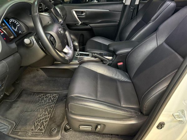 Toyota - Hilux SW4 SRX 7 lugares - Image 11