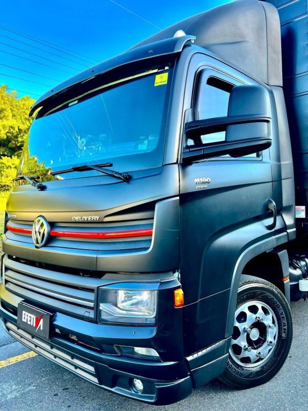 Volkswagen - 11-180 DRC 4X2 Plataforma Basculante Sider Premium - Image 4