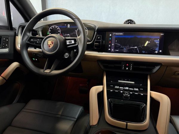 Porsche - Cayenne /  PHEV - Image 13