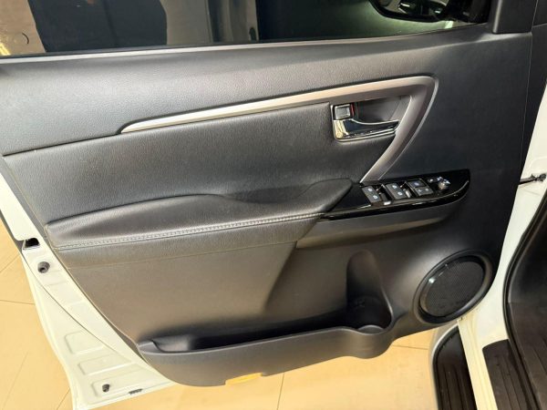 Toyota - Hilux SW4 SRX 7 lugares - Image 19