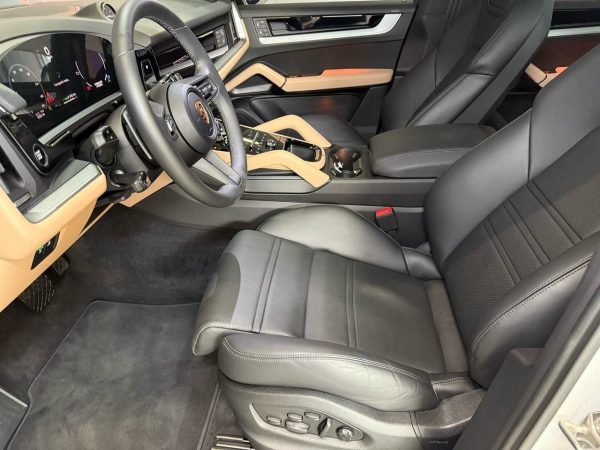 Porsche - Cayenne /  PHEV - Image 10