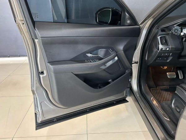 Jaguar - E-Pace R-DYNAMIC S P250 FLEX - Image 18