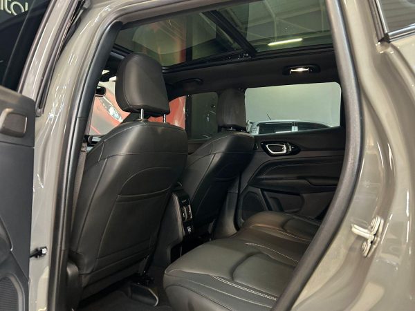 Mitsubishi - Outlander GT 3.0 V6 4X4 - Image 10