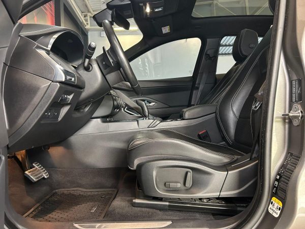 Jaguar - E-Pace R-DYNAMIC S P250 FLEX - Image 19