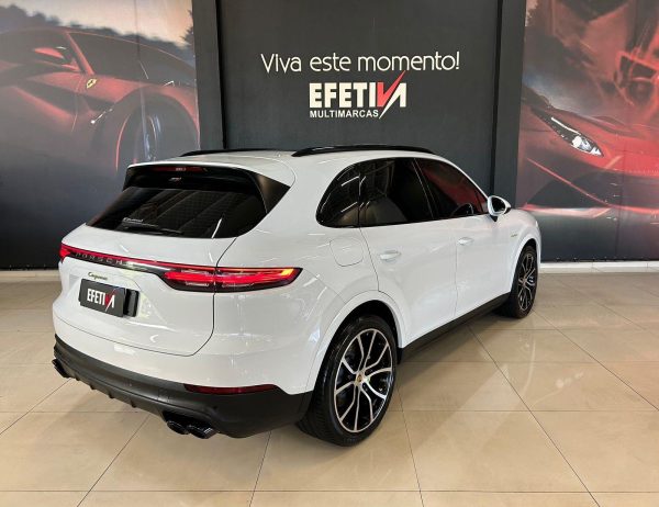 Porsche - Cayenne 3.0 V6 HYBRID PHEV - Image 10