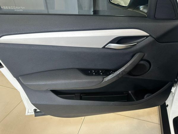 BMW - X1 S20I ACTIVEFLEX - Image 10