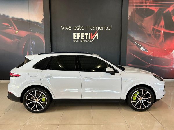 Porsche - Cayenne 3.0 V6 HYBRID PHEV - Image 8